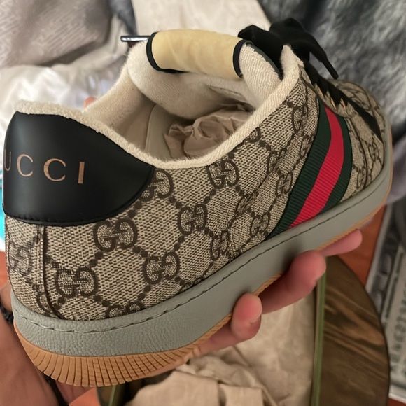 Men’s Gucci shoes - Picture 2 of 3